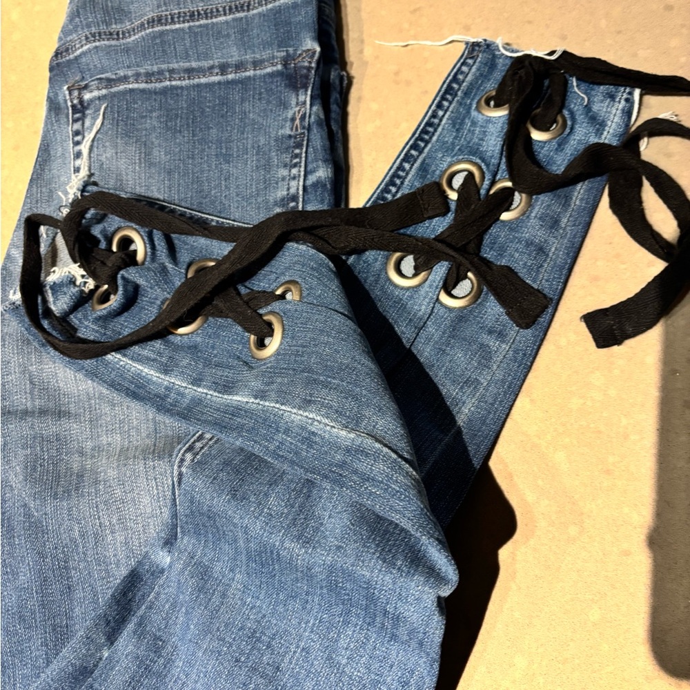 NWOT EXPRESS Women's Blue Distressed Jeans with Lace-Up Detail Size 00 Regular - Picture 5 of 6
